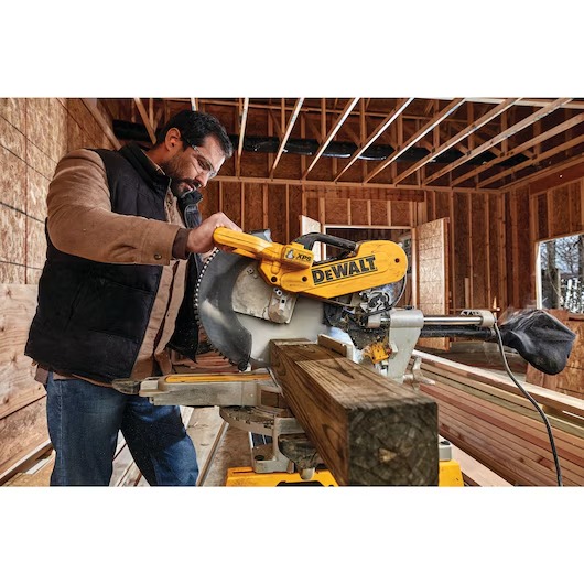 DEWALT DWS780 305MM GÖNYE TESTERE